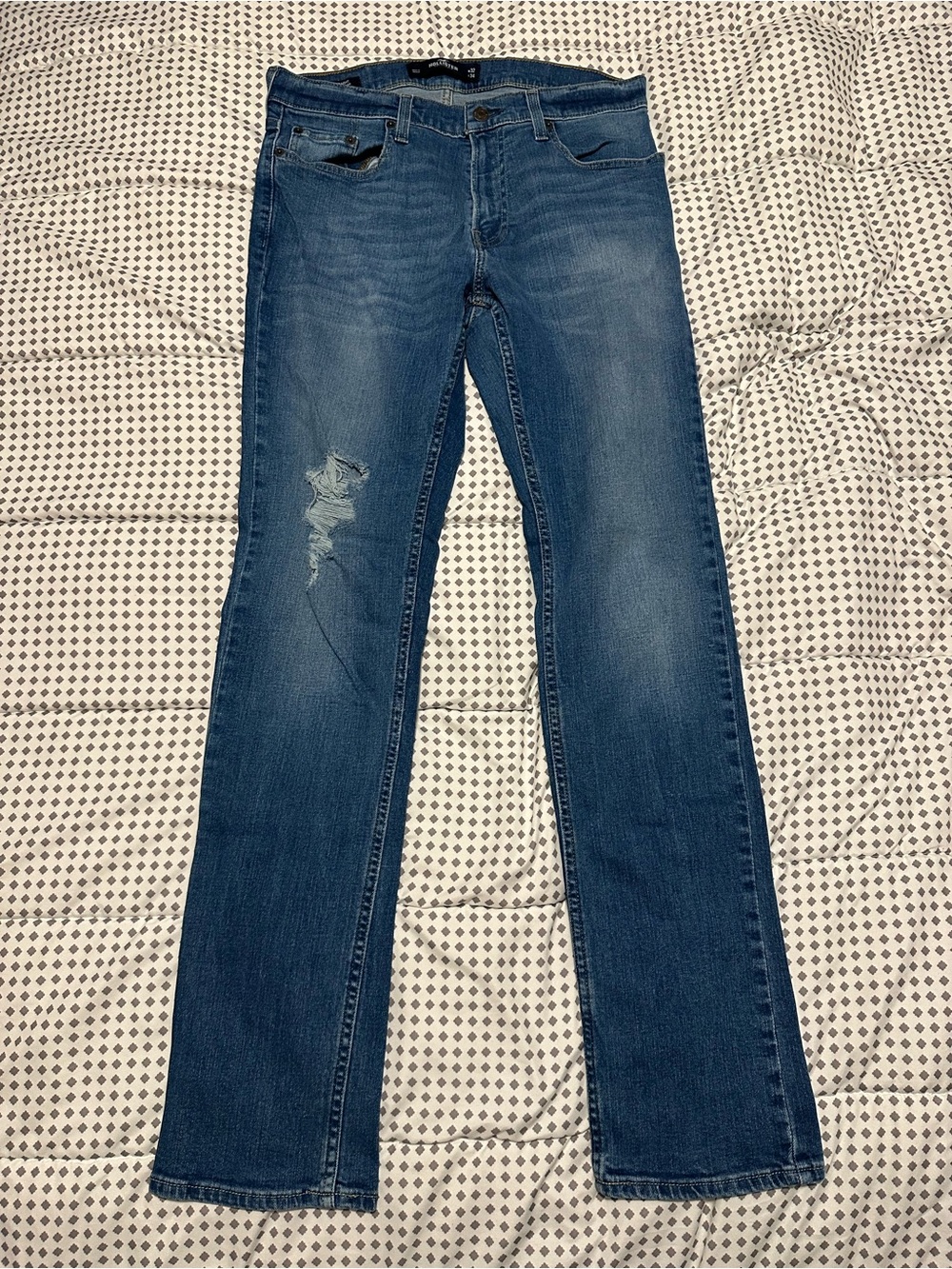 Hollister 32x34 Epic Flex Slim Straight Rip Jeans